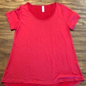 EUC M Red LuLaRoe Classic T
